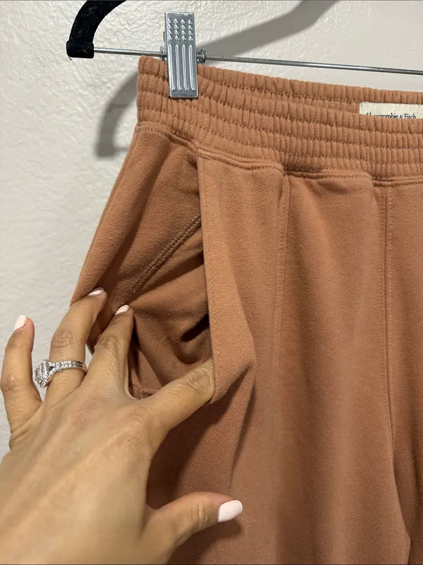 Abercrombie & Fitch Soft A&F wide leg Pull On fleece Sweatpants with pockets - Image 5