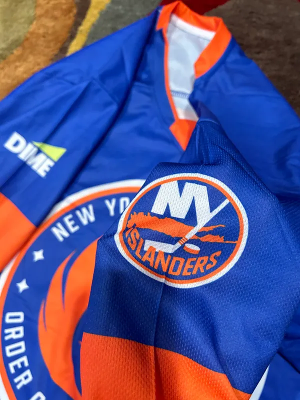 Star Wars NWOT New York Islanders Hockey 2025 Jersey Top Jedi Knights Adult XL - Image 4