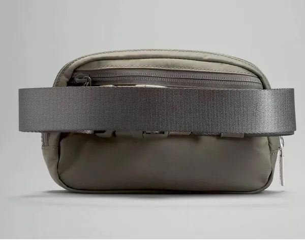 Lululemon Everywhere Belt Bag Grey Sage - Image 4