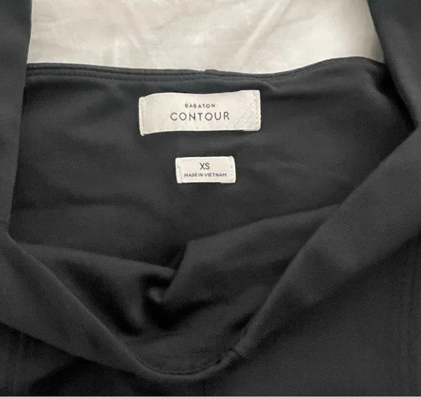 Aritzia BRAND NEW  CONTOUR TOP! - Image 2