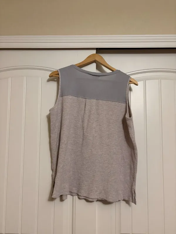 POL Sleeveless Knit Top Large Gray Tan Mixed Media Henley Cotton Blend Textured - Image 3