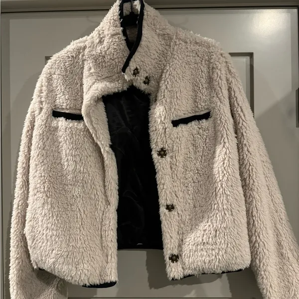 Thread and Supply trendy Teddy Jacket! So cozy and tastefully cute! Size Small! - Image 2