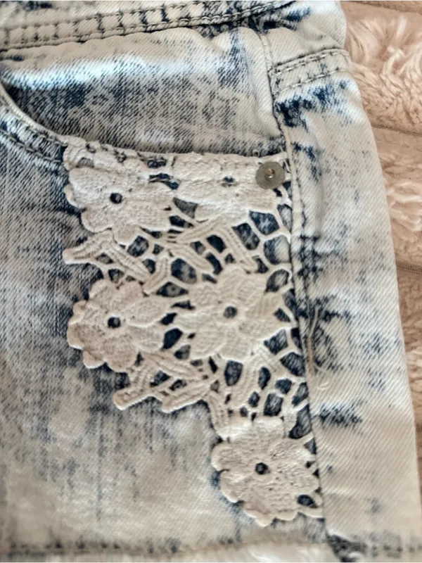 Y2K Mossimo Acid Wash‎ Lace Denim Cutoff Shorts Low Rise Boho Festival Sz 4 27 - Image 2