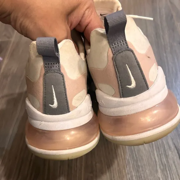 Nike AirMax 270 trainers - Image 4