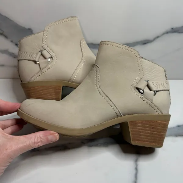 Teva Women's Beige Leather Foxy Ankle Boot Sz 7.5 Western Boho Festival Side Zip - Image 6