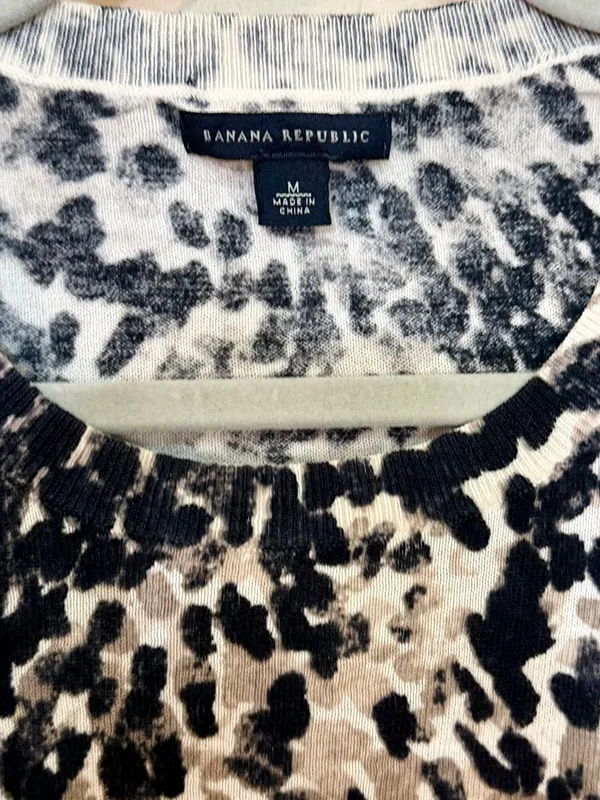 Banana Republic Gray Black & White Leopard Print Crew Neck Knit Sweater Sz S - Image 8