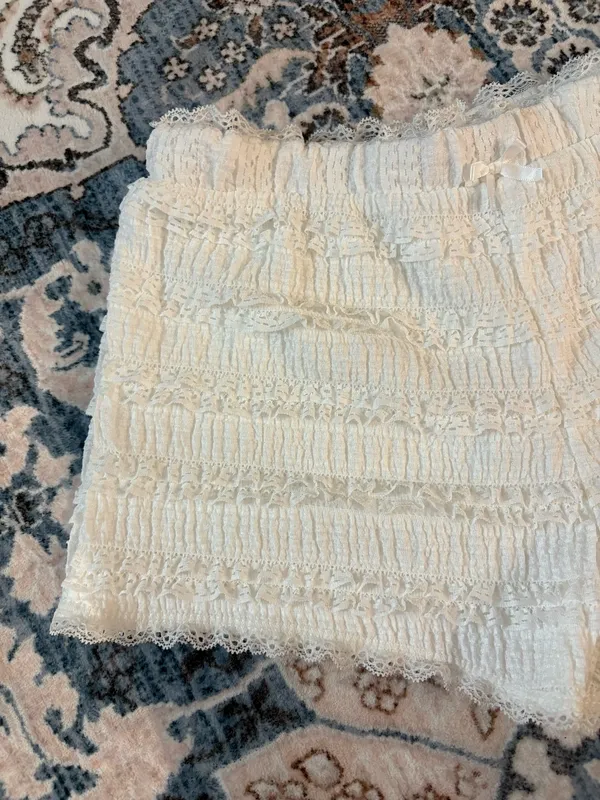 White lace shorts Size M - Image 4