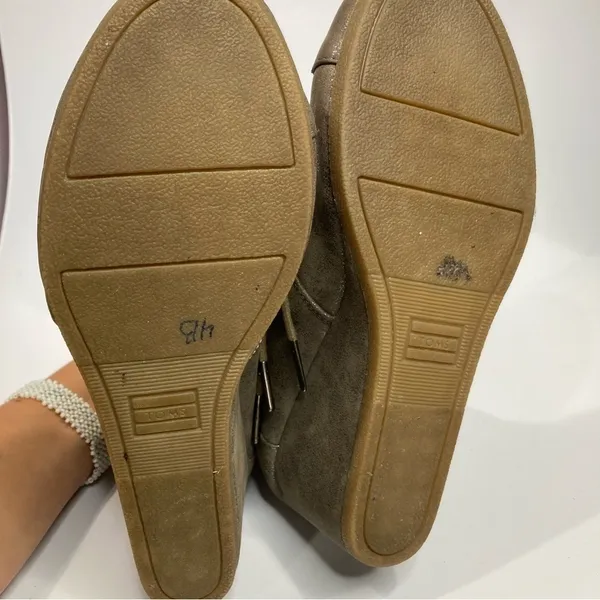 Toms metallic desert wedge Booties size 7.5‎ - Image 5