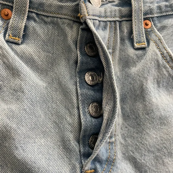 Levi's 501 Light Wash High Rise Denim Shorts Raw Hem Size 25 - Image 10