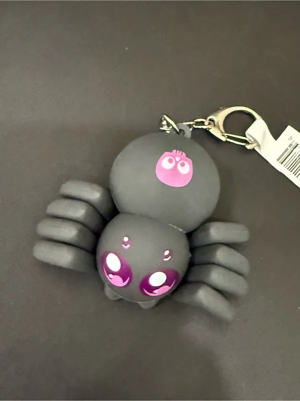 SPIRIT HALLOWEEN Gray Spider 3D Figural Bag Charm Keychain - Image 3