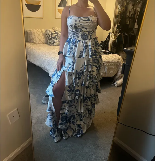Formal Lulus Dress - Image 4