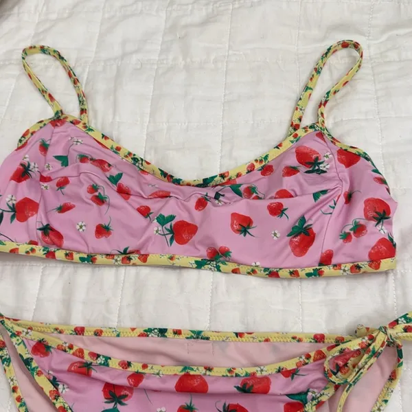 Bananamoon Strawberry Print Bikini Set sz M - Image 3