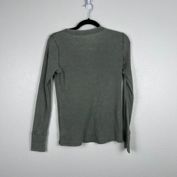 Aerie Women's Long Sleeve Ribbed Henley Green Sz M - Image 6