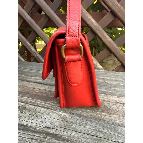 Vintage Coach Kent Bag Red Leather Crossbody Turnlock USA Made 1097-334 - Image 2