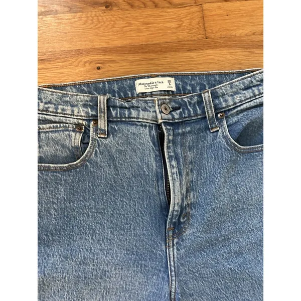 Abercrombie & Fitch Ultra High Rise 90s Straight Jeans Size 28/6S Medium Wash - Image 5