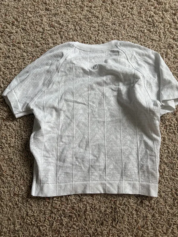 Lululemon Swiftly Tech Short Sleeve - Image 2