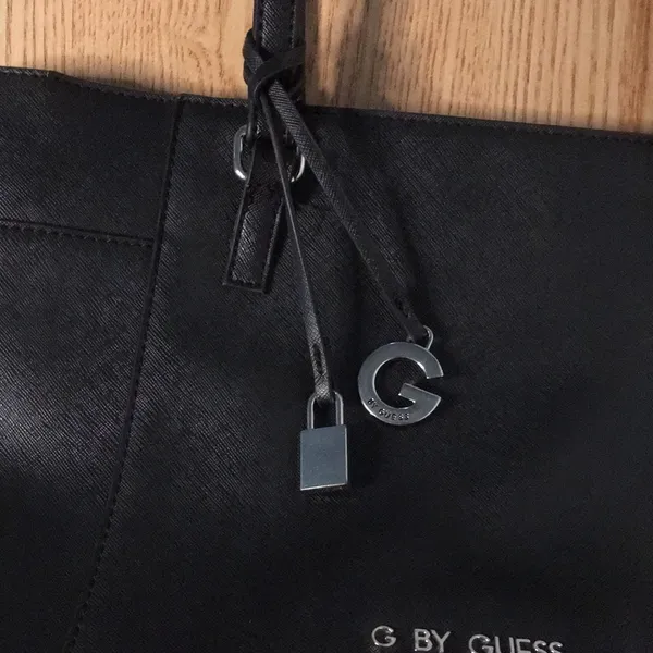 G by Guess Tote Handbag/Purse Black Size 10”H x 15.5” Across x 6” Bottom - Image 3