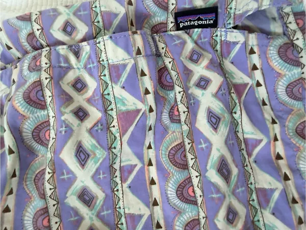 Patagonia summer vtg Barely Lavender and White Tribal Swim Shorts - Image 6