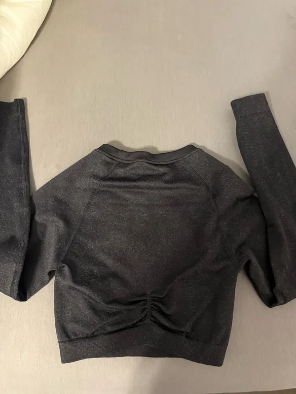 Gymshark Crop Top - Image 4
