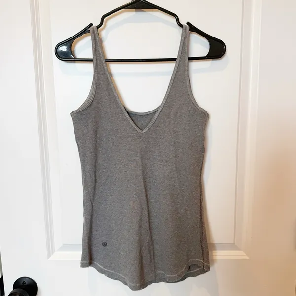Lululemon Womens Mudra Gray Tank Top Size 4 Ribbed Stretchy Athleisure Casual - Image 2