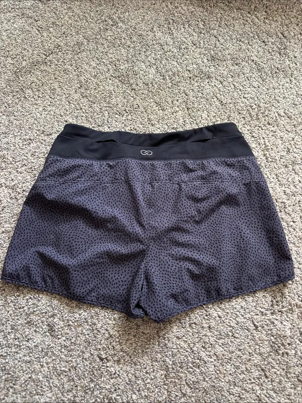 CALIA by Carrie Underwood shorts size medium - Image 2