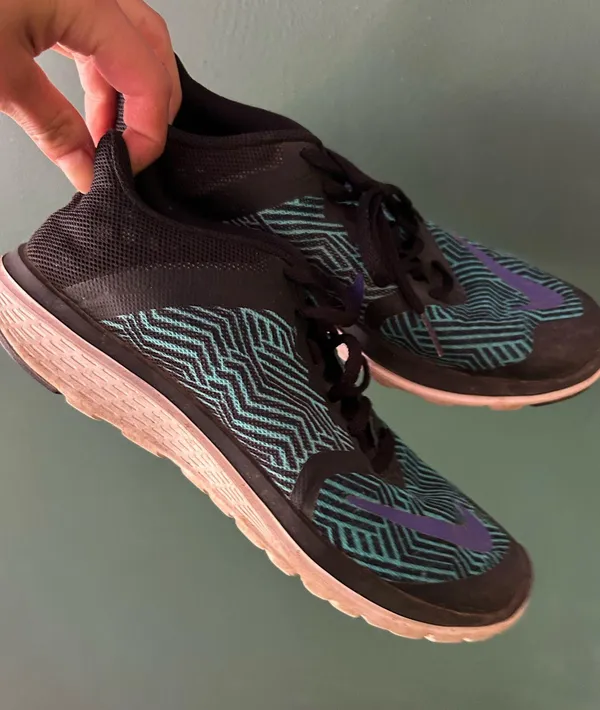 Nike running tennis shoes  - Image 3