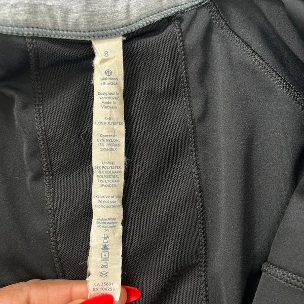 Lululemon Athletica Stay on‎ Course Black Zip Up Jacket Long Sleeves Thumbholes - Image 3