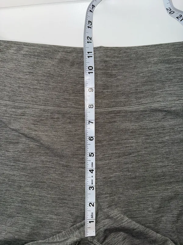 American Eagle Everything Pocket 6” Bike Short Gray Fleece Super High Rise - Image 10