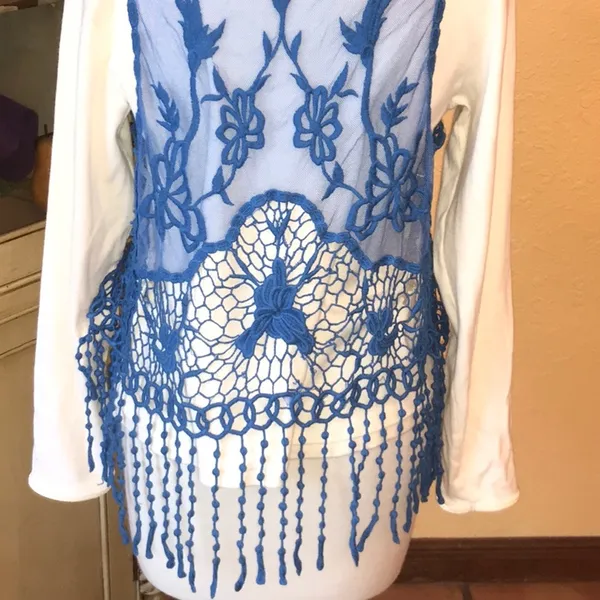 Roommates vest - Image 3