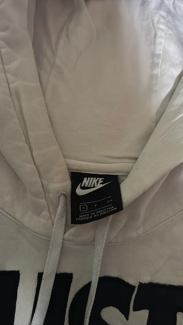 White Nike hoodie - Image 3