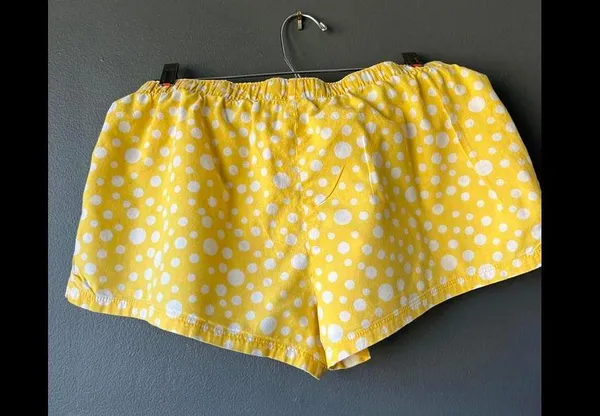Aerie Women's Yellow Polka Dot Boxer Shorts size Medium - Image 2