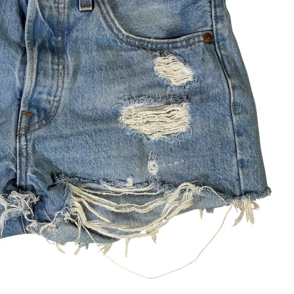 Levis 501 Light Wash Distressed Denim Shorts High Rise Daisy Dukes Size 27 - Image 4