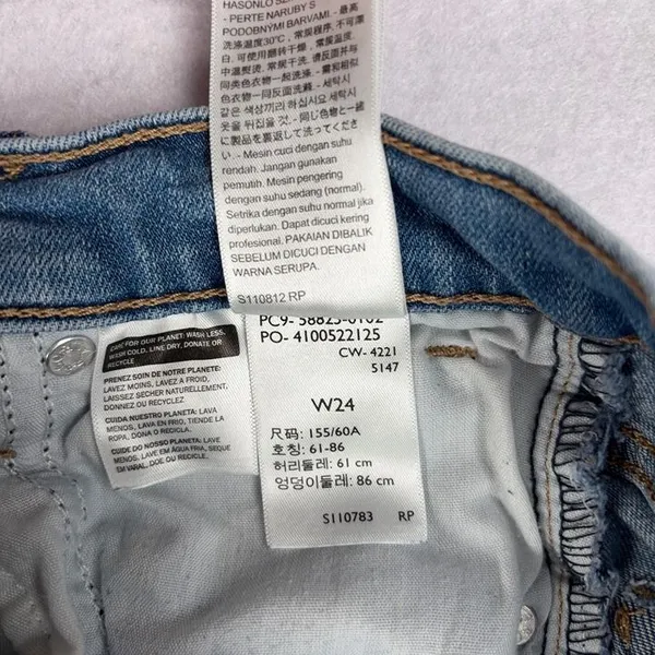 Levi's 724 High Rise Straight Crop Jeans Women's 24 Light Wash Casual Denim euc - Image 10
