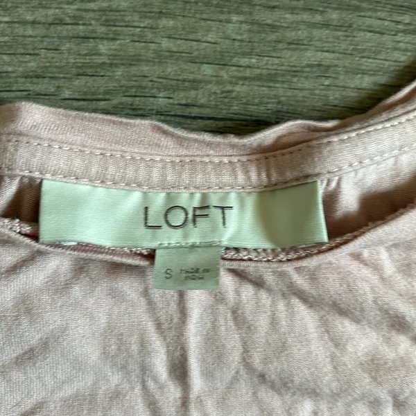 Loft pink ruffle sleeve tshirt - Image 3