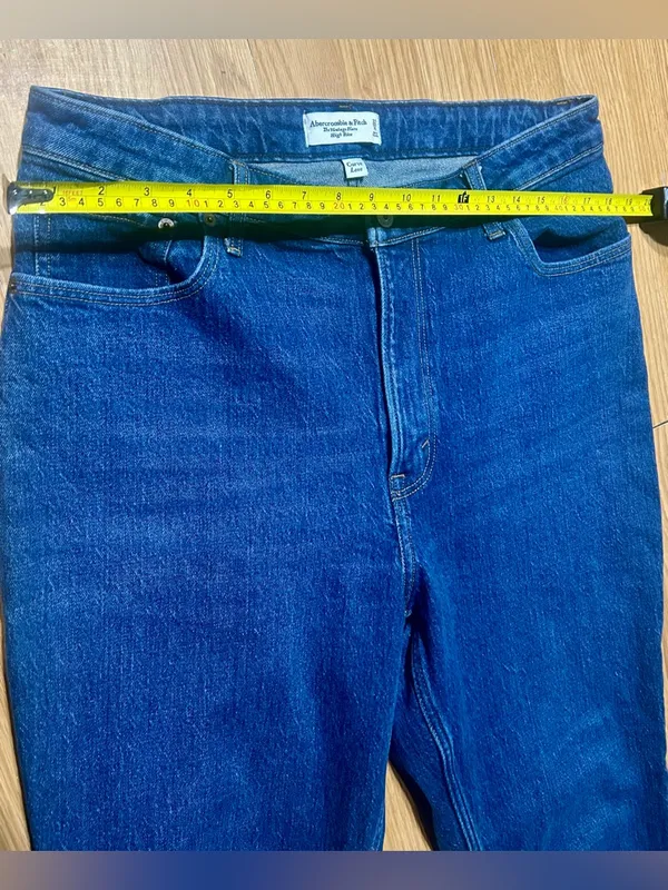 A&F The Vintage Flare High Rise Jeans. Curve love women’s 32/14 - Image 6