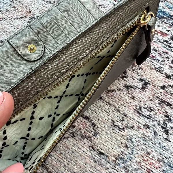 Kate Spade Newberry Lane Stacy Bifold Wallet Silver Gray Leather - Image 8