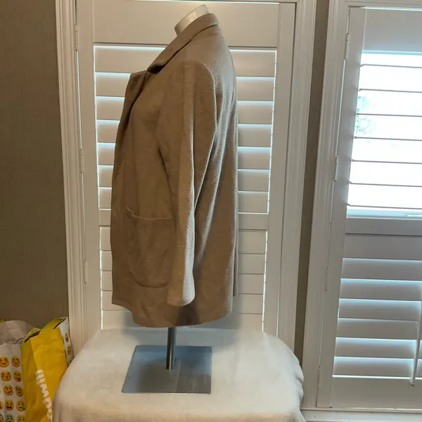 Women's Tan Cardigan Sweater Size L - Image 5