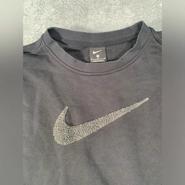 Nike black swoosh sweatshirt medium - Image 4