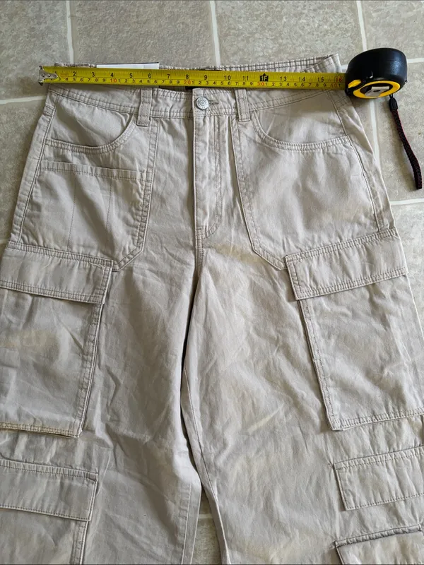 refuge Beige Wide-Leg Cargo Joggers - Image 4