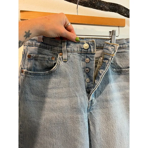 501s Levi's Light Wash Raw Hem High Rise Straight Leg Jeans Size 28 Inseam 32 - Image 4