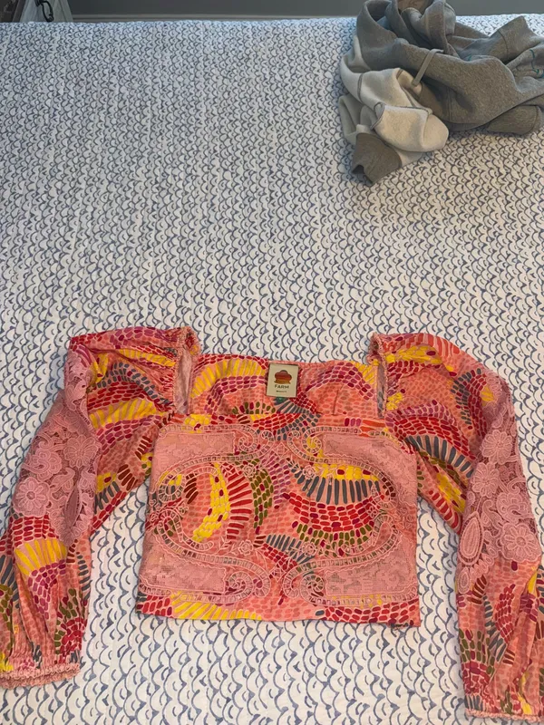 Farm Rio dotted banana blouse medium - Image 4