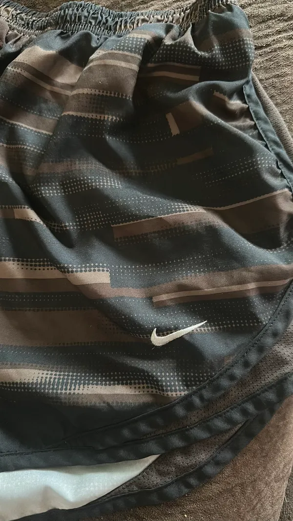 Nike light weight shorts Xs - Image 2