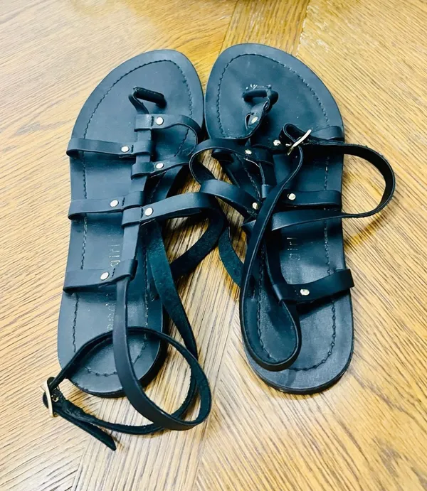Madden Girl Black Gladiator Sandals Size 7 - Image 4