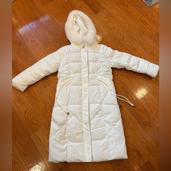 Women’s Winter White Quilted Puffer Coat With Faux Fur Hood – New Without Tags - Image 2