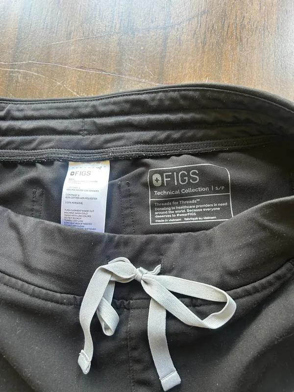 Black Zamora FIGS Scrub Pants S/P - Image 3