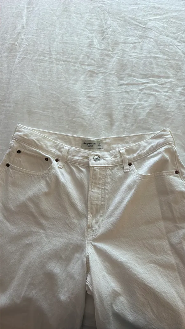 Abercrombie Wide-Leg High-Rise Jeans - Image 2