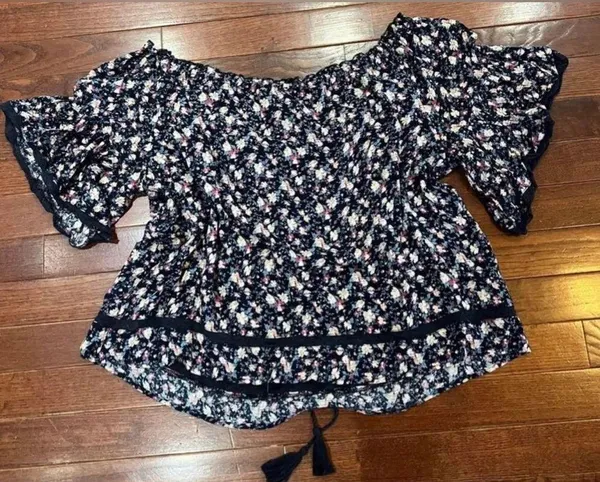 American Eagle on or off shoulder lace detail floral top size large - Image 3
