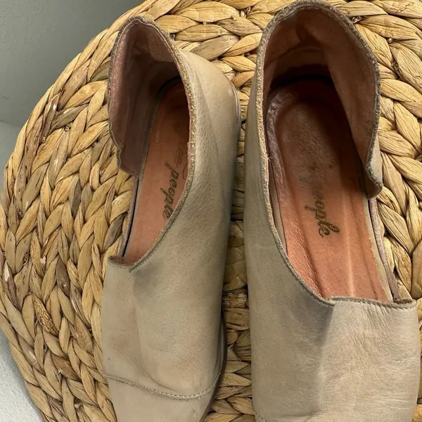 Free People Royale Flats size 37.5 Taupe Leather cut out D’orsay shoes women’s - Image 6