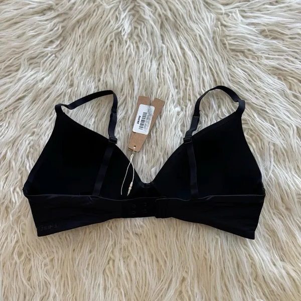Skims Wireless Form T-shirt Bra Onyx Size 34B - Image 4