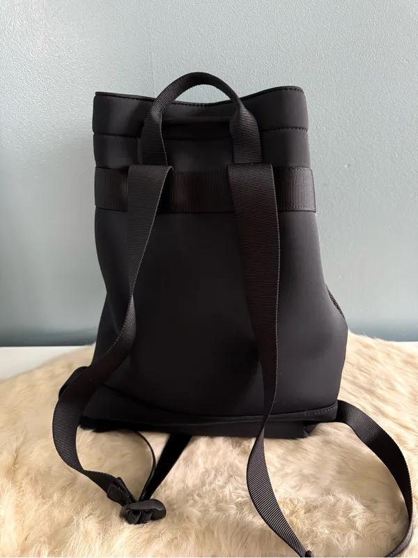 Athleta Diem Black Neoprene Bucket Bag Backpack - Image 5